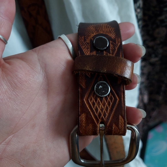 Super rad vintage hand leather stamped kokopelli belt. Very beautiful and rare! - Picture 6 of 8